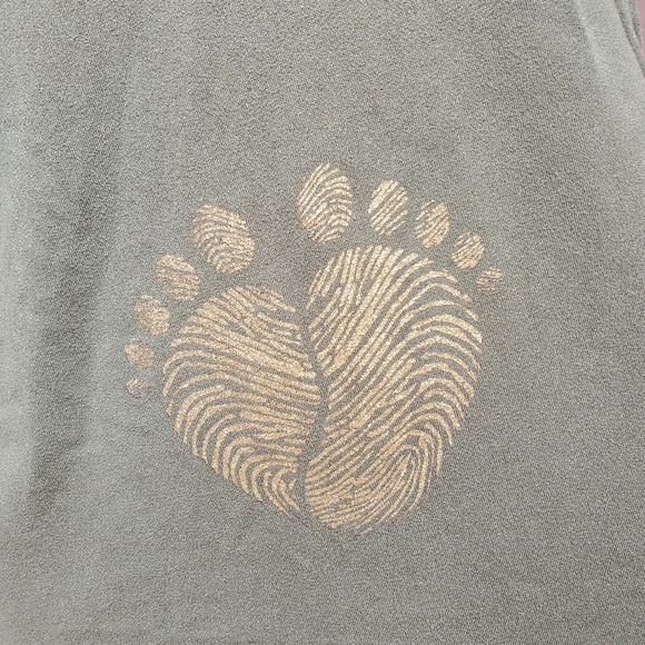 Love Wish Olive Green "Coming Soon" Gold Metallic Graphic Maternity Top Small - Picture 6 of 14